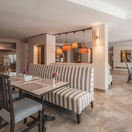 Marti La Perla - Adult Only+16 4*