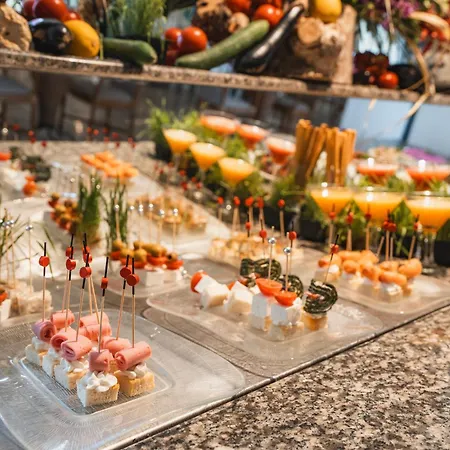 Marti La Perla - Adult Only+16 马尔马里斯