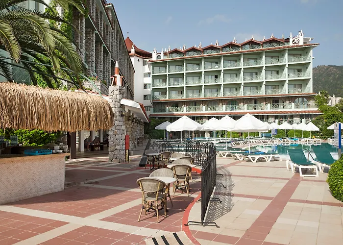 Marti La Perla - Adult Only+16