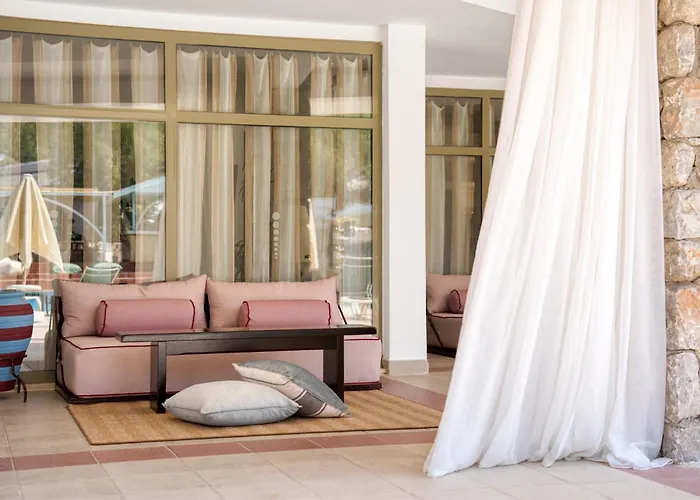 Marti La Perla - Adult Only+16 4*