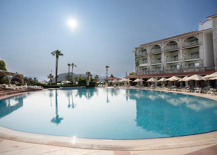 Marti La Perla - Adult Only+16 4*